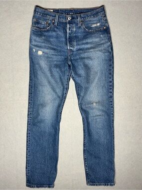 Women's Levi Jeans in Medium Blue